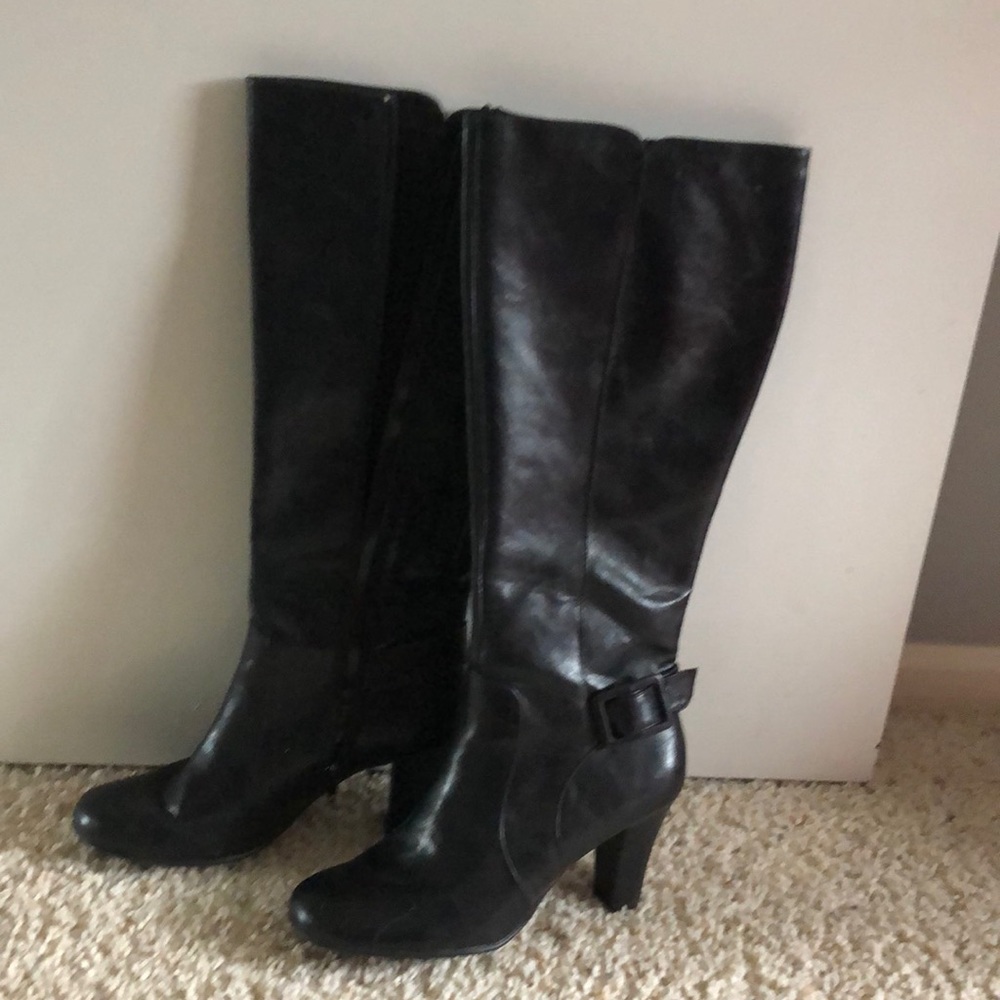 Black boots